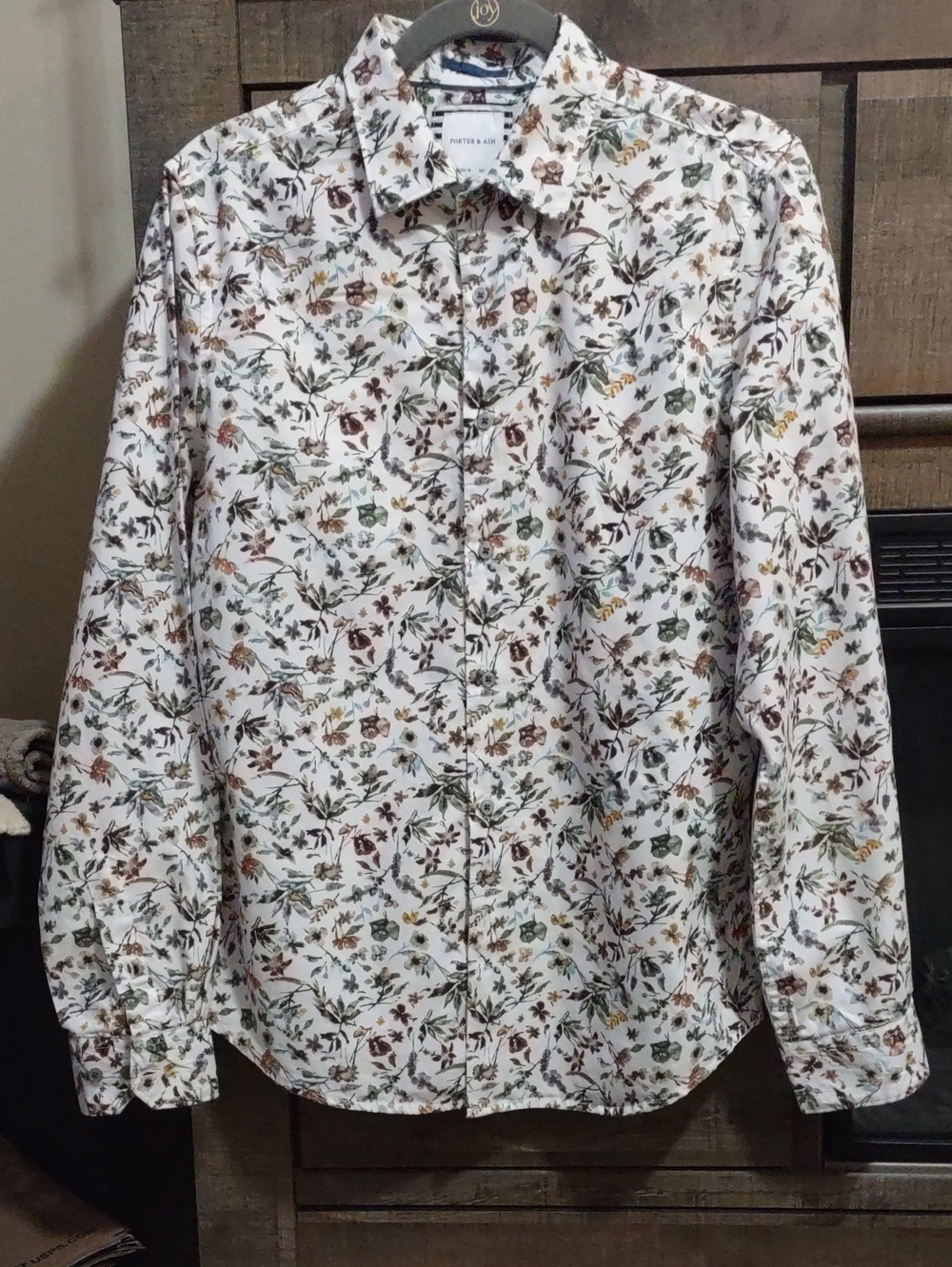 Porter & Ash Men's Long Sleeve Floral Botanical Print Button Down Shirt. Size M